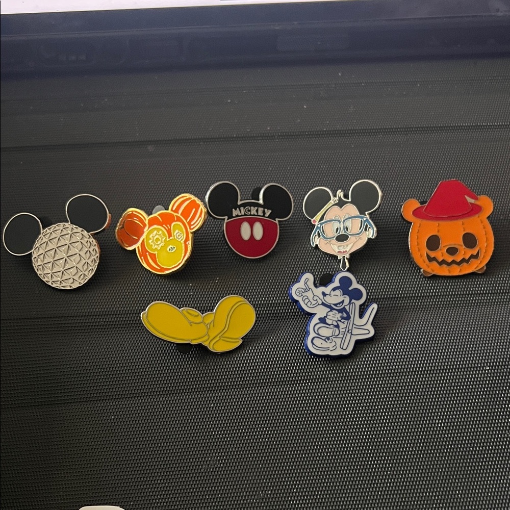 7- Disney Mickey Mouse and Friends Pin Set - Yellow, Orange, Blue